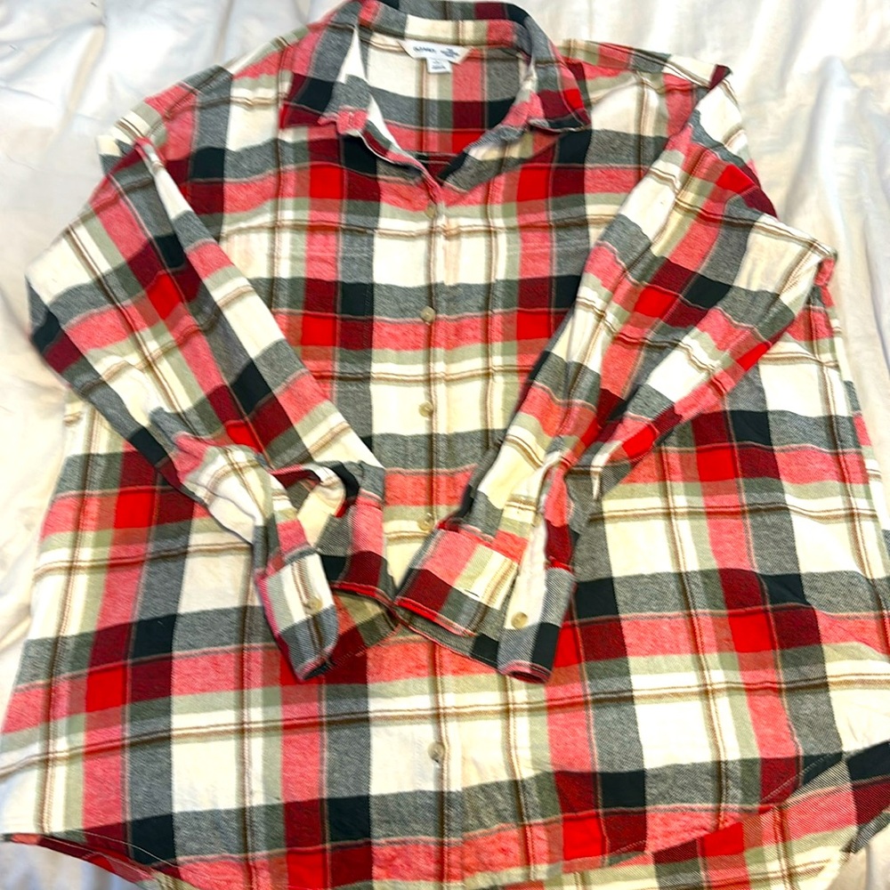 Large Tall Old Navy red green and tan plaid flannel.